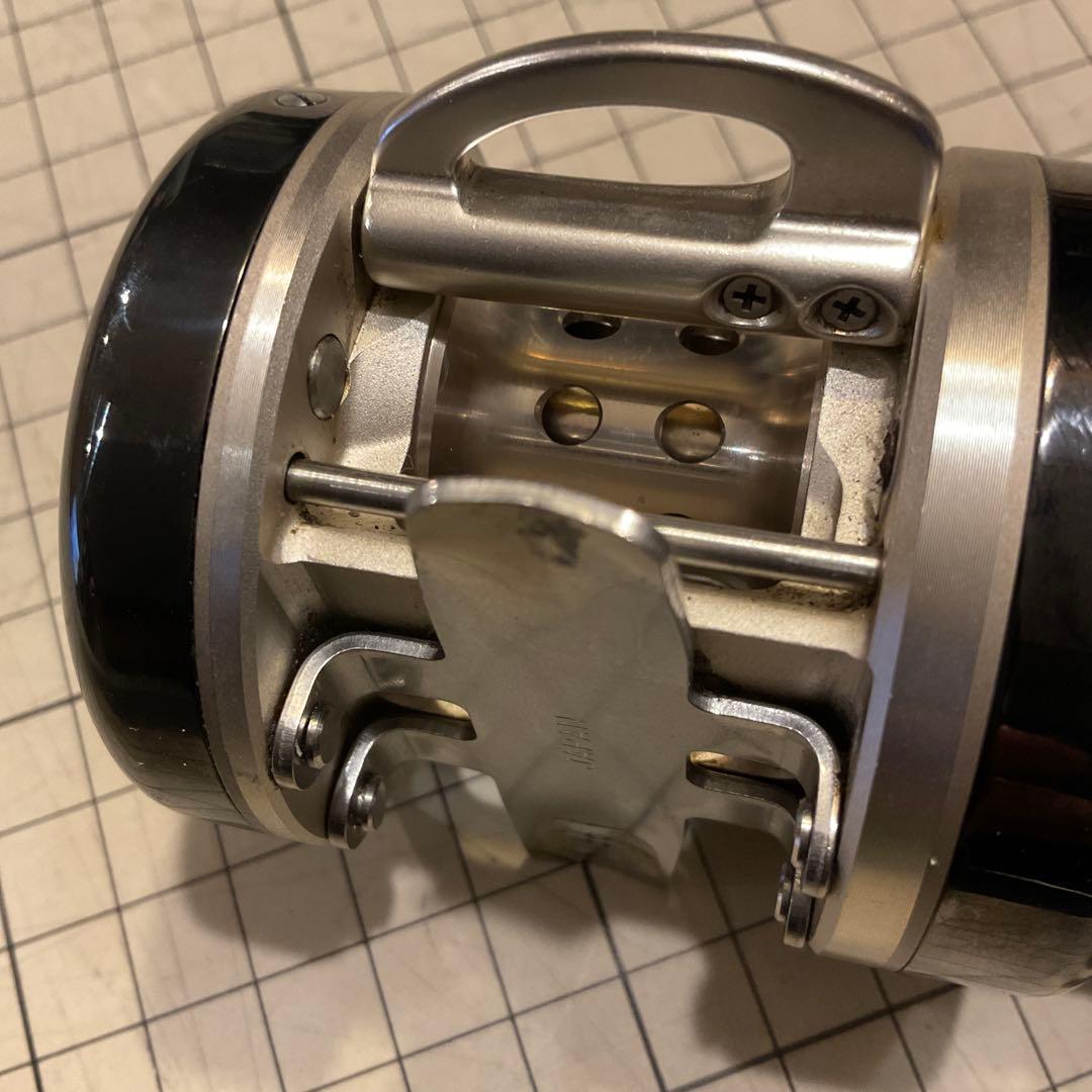 オールド RYOBI バリウス F200 ベイトリール　チタニウム　ジャンク