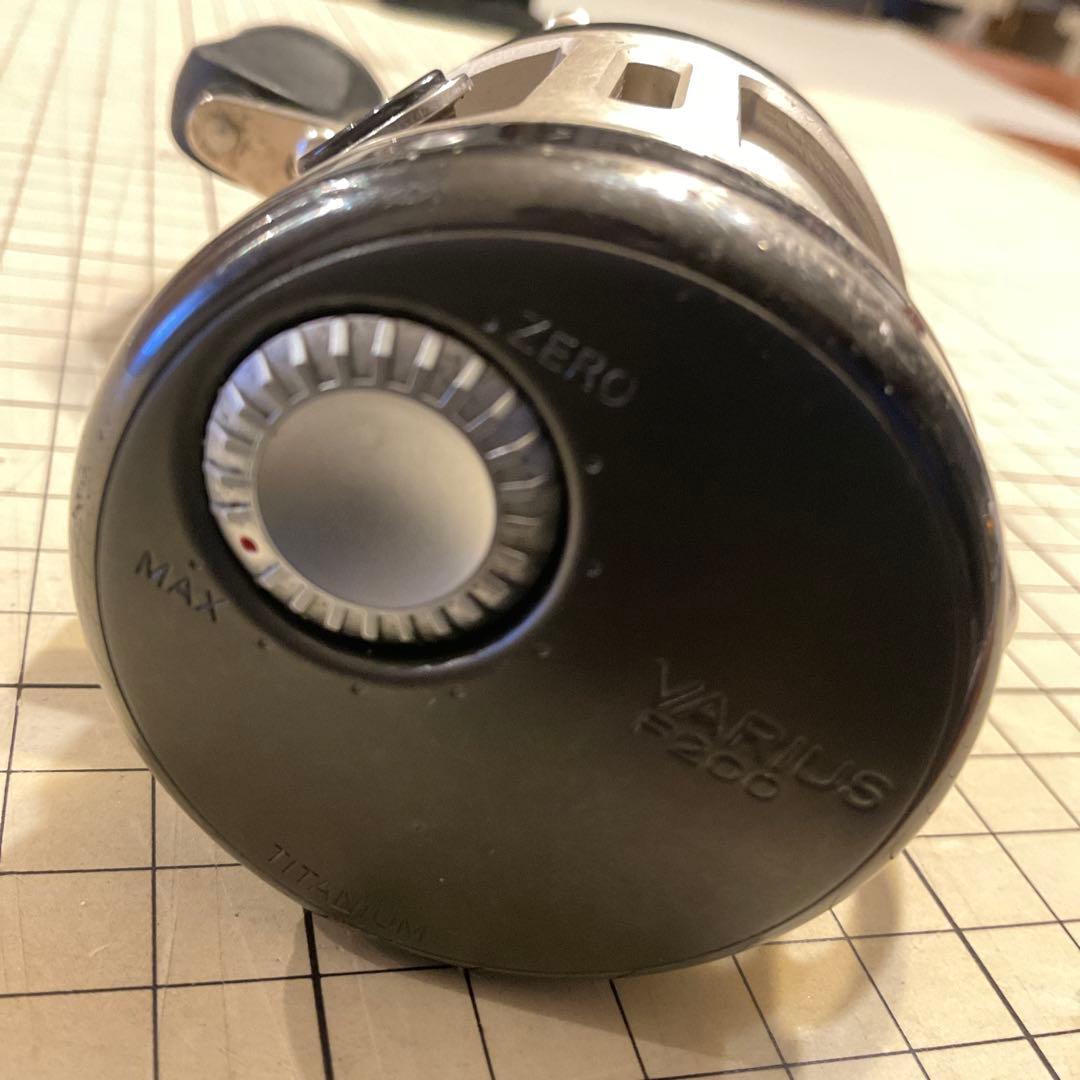 オールド RYOBI バリウス F200 ベイトリール　チタニウム　ジャンク