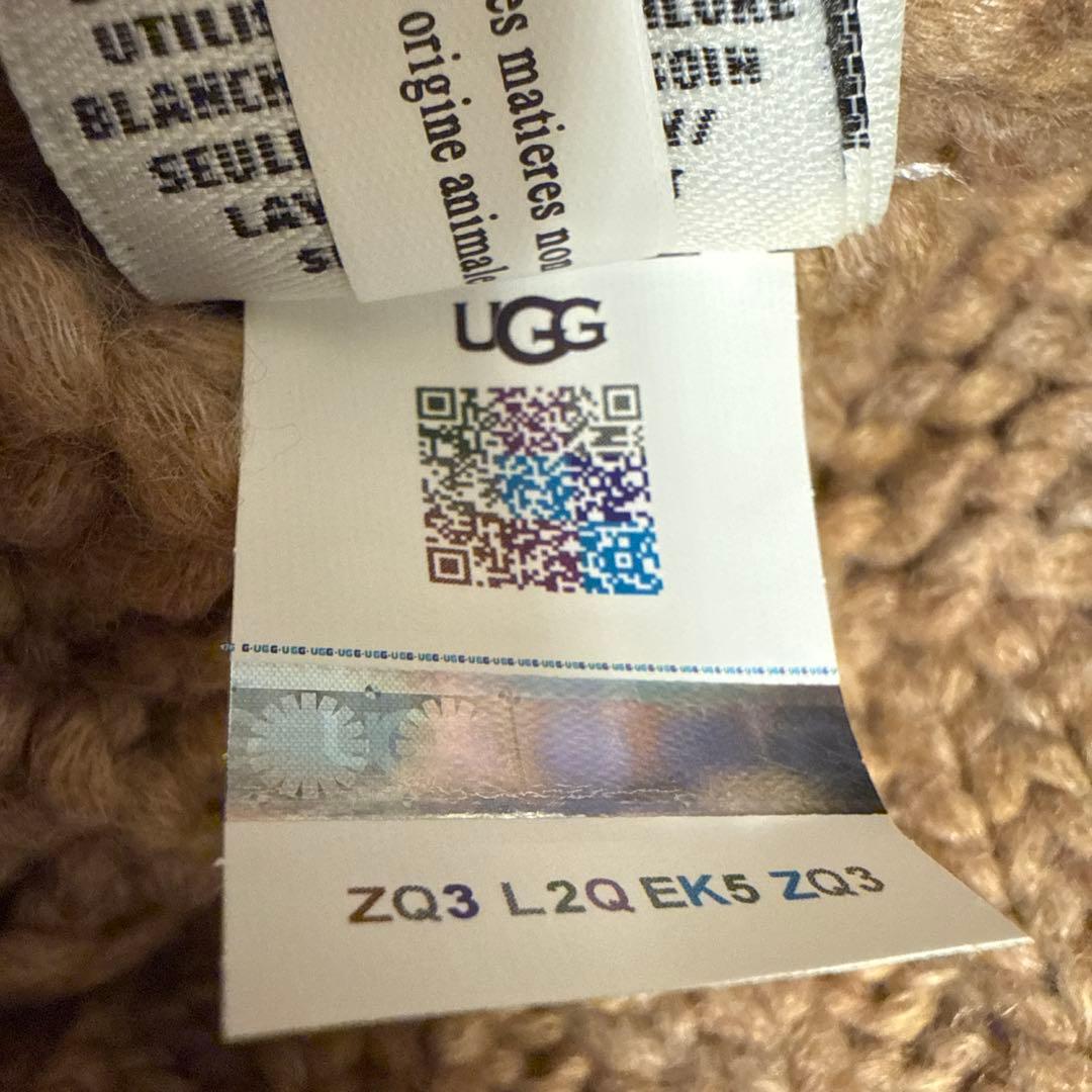UGG ベージュ ケーブル編みニット帽　未使用