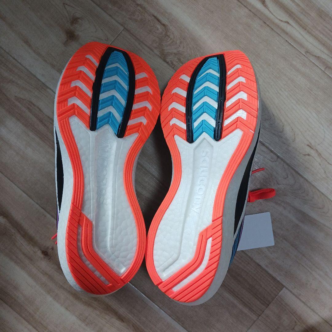 【新品】サッカニー  エンドルフィンプロ25.0cm