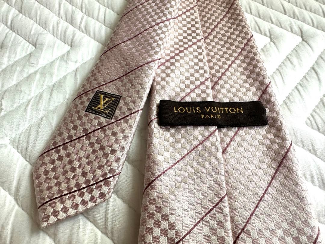 【美品】Louis Vuitton ピンク ストライプ ネクタイ