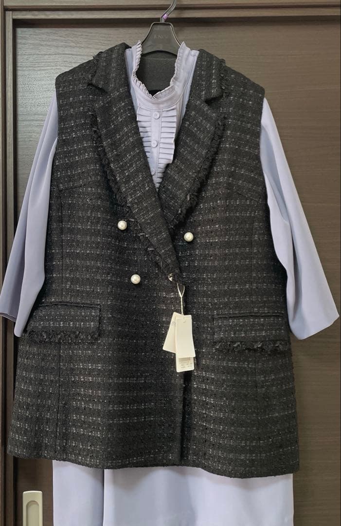 新品　タグつき　大きいサイズ　バンビーナツイードジレ　パール 46