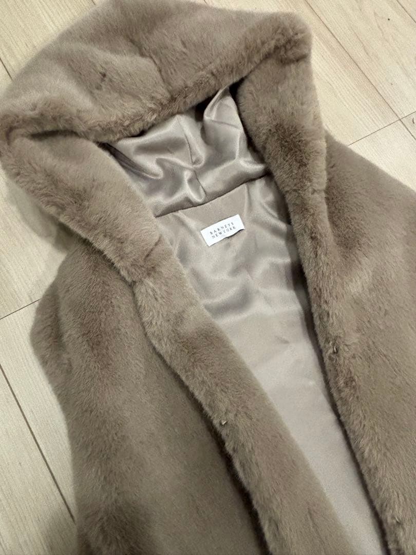 【美品】BARNEYS NEW YORK フード付きフェイクファージレ ベスト