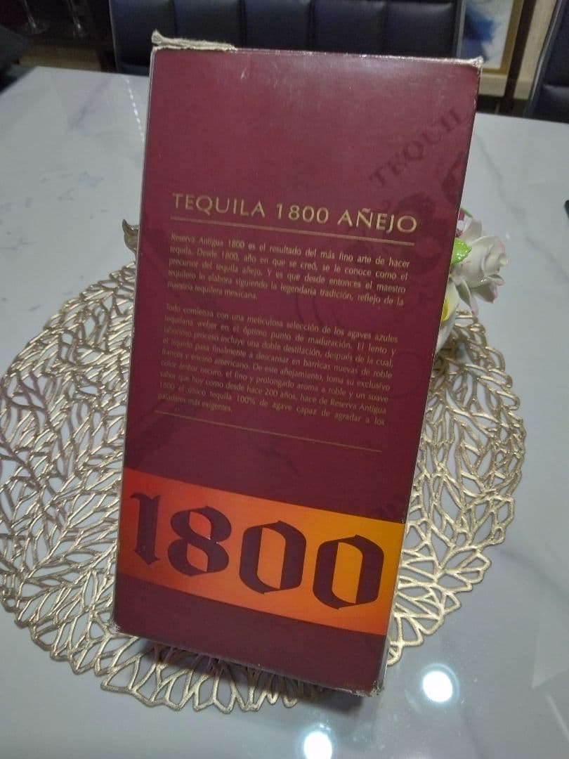 クエルボ 1800 アネホ テキーラ 700ml