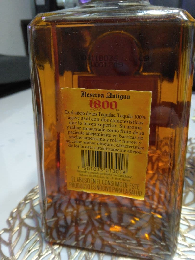 クエルボ 1800 アネホ テキーラ 700ml