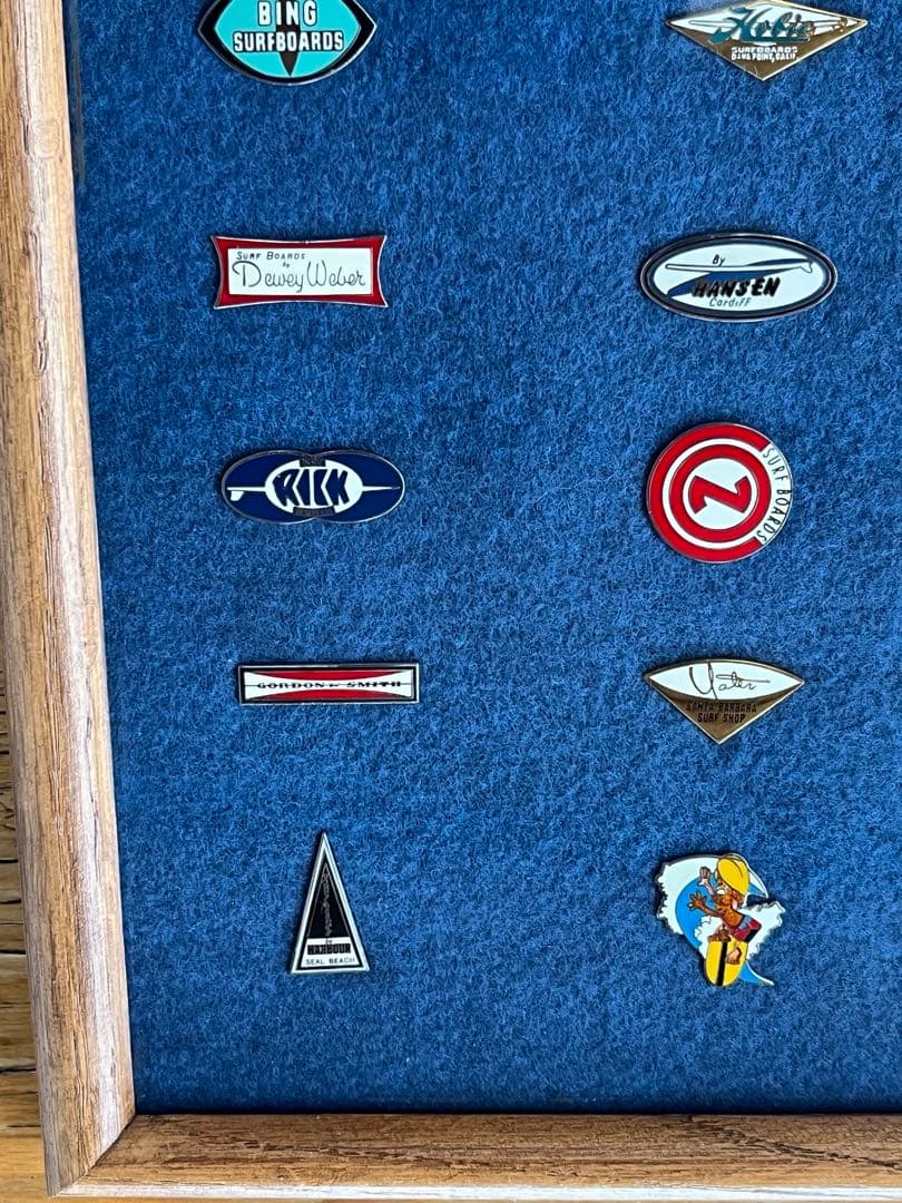 ビンテージサーフボードピンバッジコレクション額装　オールドサーフ ロングボード