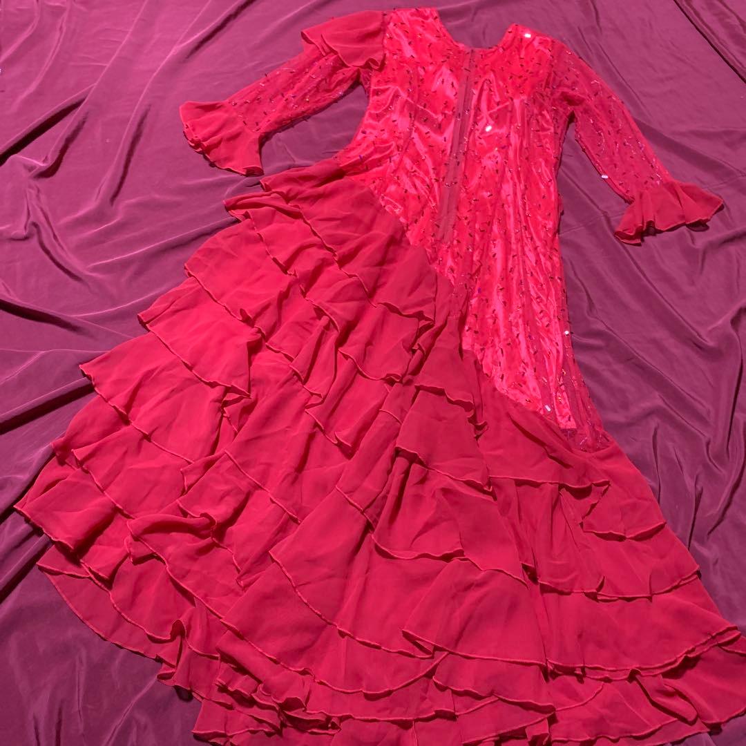 赤いフリル付きロングドレス　　　　⭐️SALE⭐️