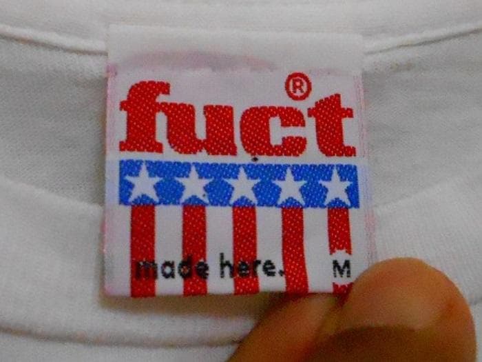 FUCT ファクト 90s FUCT HIGHロゴ Tシャツ