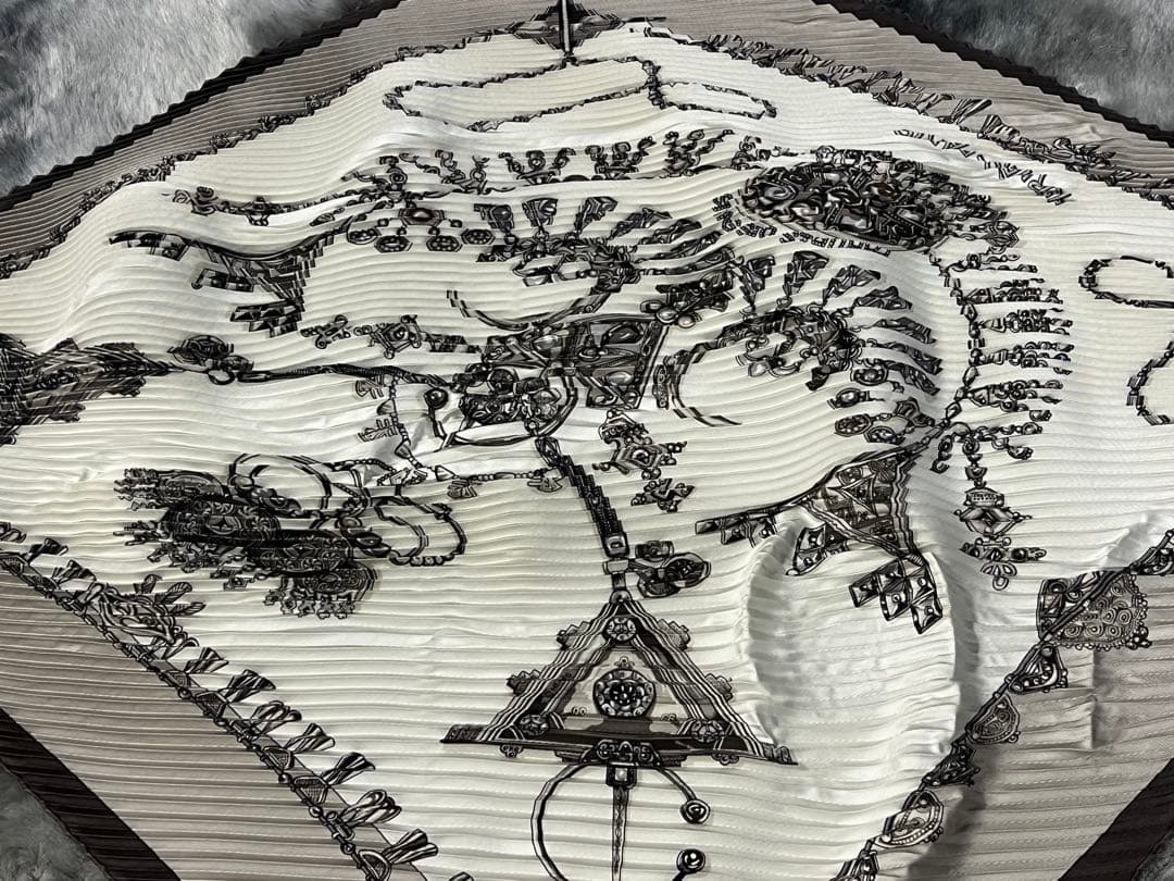 HERMES エルメス　プリーツ　スカーフ　ひし形　シルク