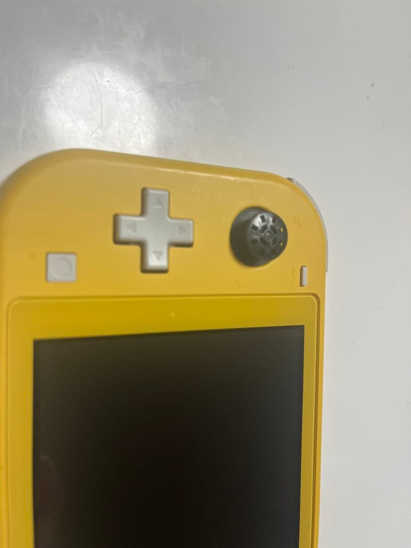 Nintendo Switch Lite イエローカセット付き