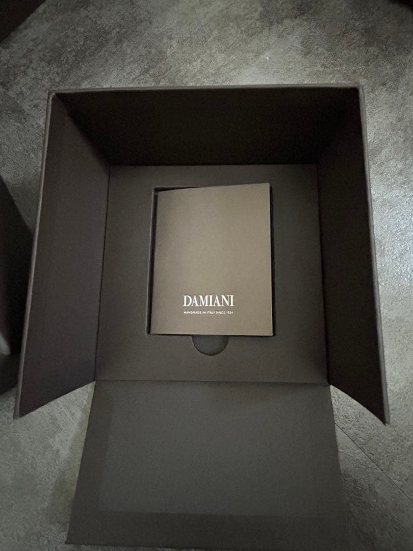 DAMIANI ショッピングバッグとボックス