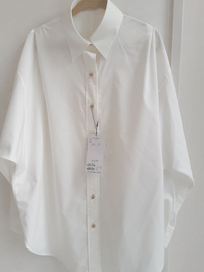 新品　LOUNGEDRESS サテンBIGシャツ