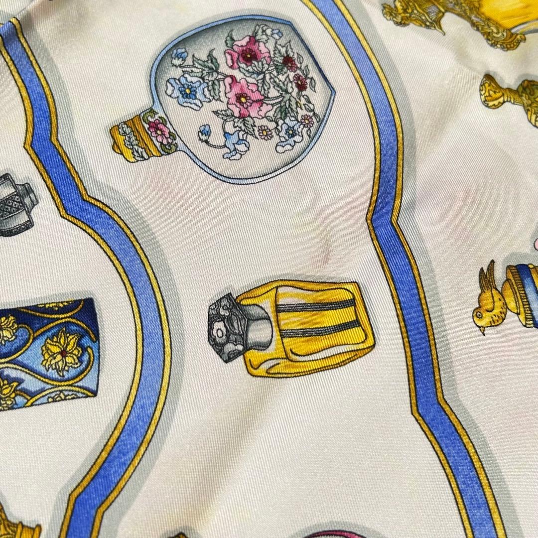HERMES カレ90スカーフ 香水瓶Qu importe le flacon