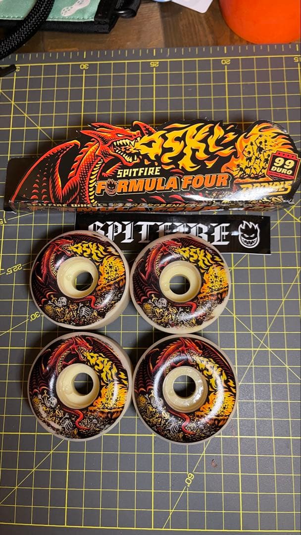 スケートボード spitfire 57mm oski