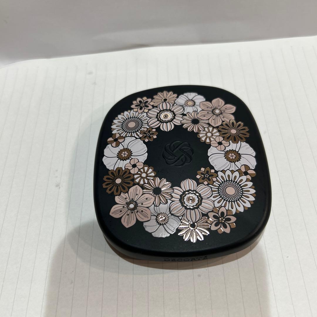 DECORTÉ クリスマスコフレ　スキンシャドウ　デザイニングパレット 08