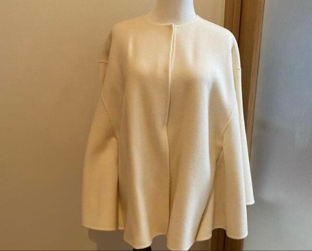 定価5.8万【mid】m-premier ノーカラーフレアケープコート