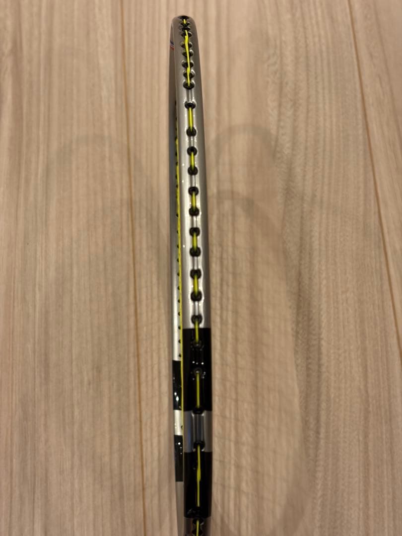 【美品】バボラSATELLITE LD Lite バドミントンラケット