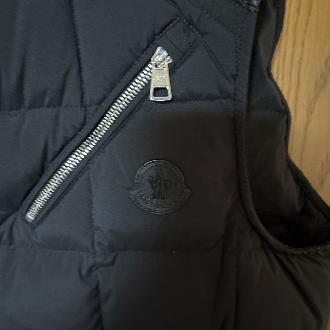ひ*ろ様 MONCLER ブラック ダウンベスト