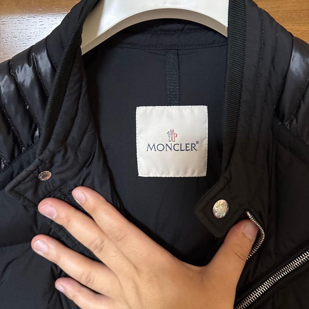 ひ*ろ様 MONCLER ブラック ダウンベスト