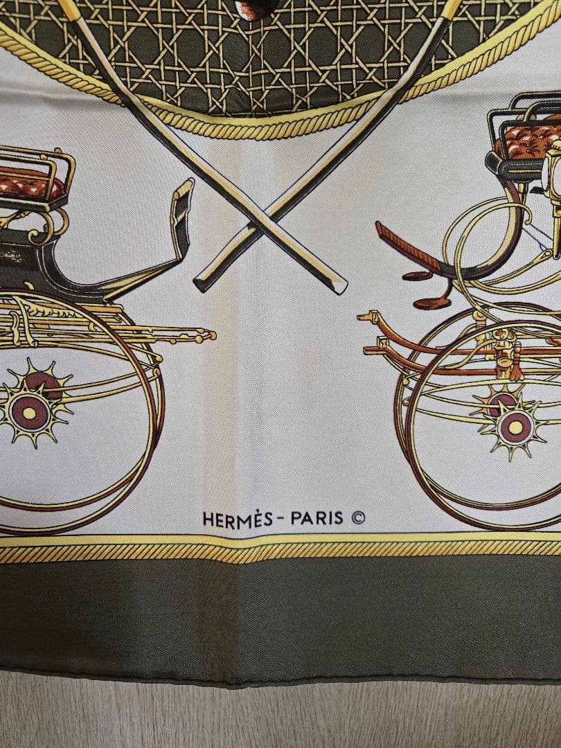 HERMES エルメス　カレ　LA PERRIERE スカーフ