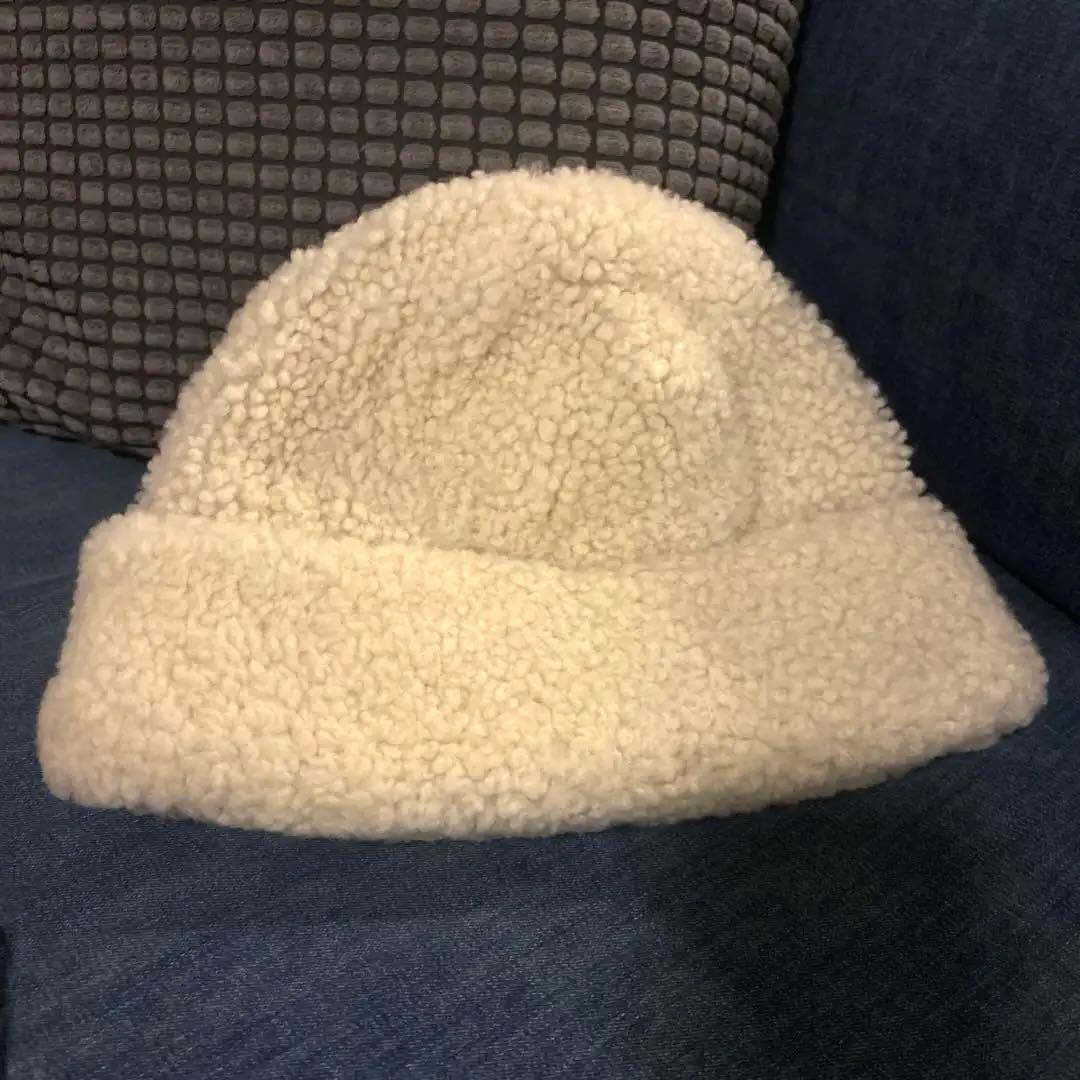 【未使用】UGG CURLY SHEEPSKIN CUFF HAT