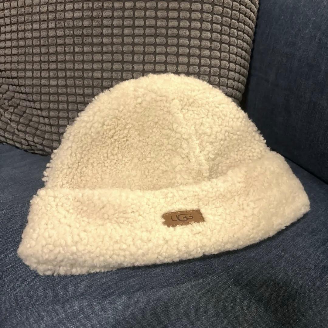 【未使用】UGG CURLY SHEEPSKIN CUFF HAT
