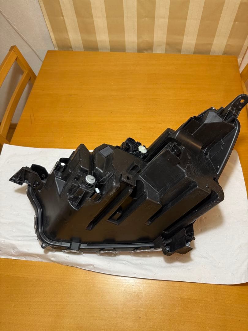 ライズ　ロッキーA200 純正 右 ヘッドライト