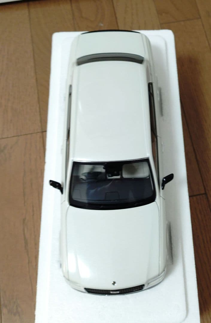 1/18 トヨタ センチュリー GRMN 白 オートアート