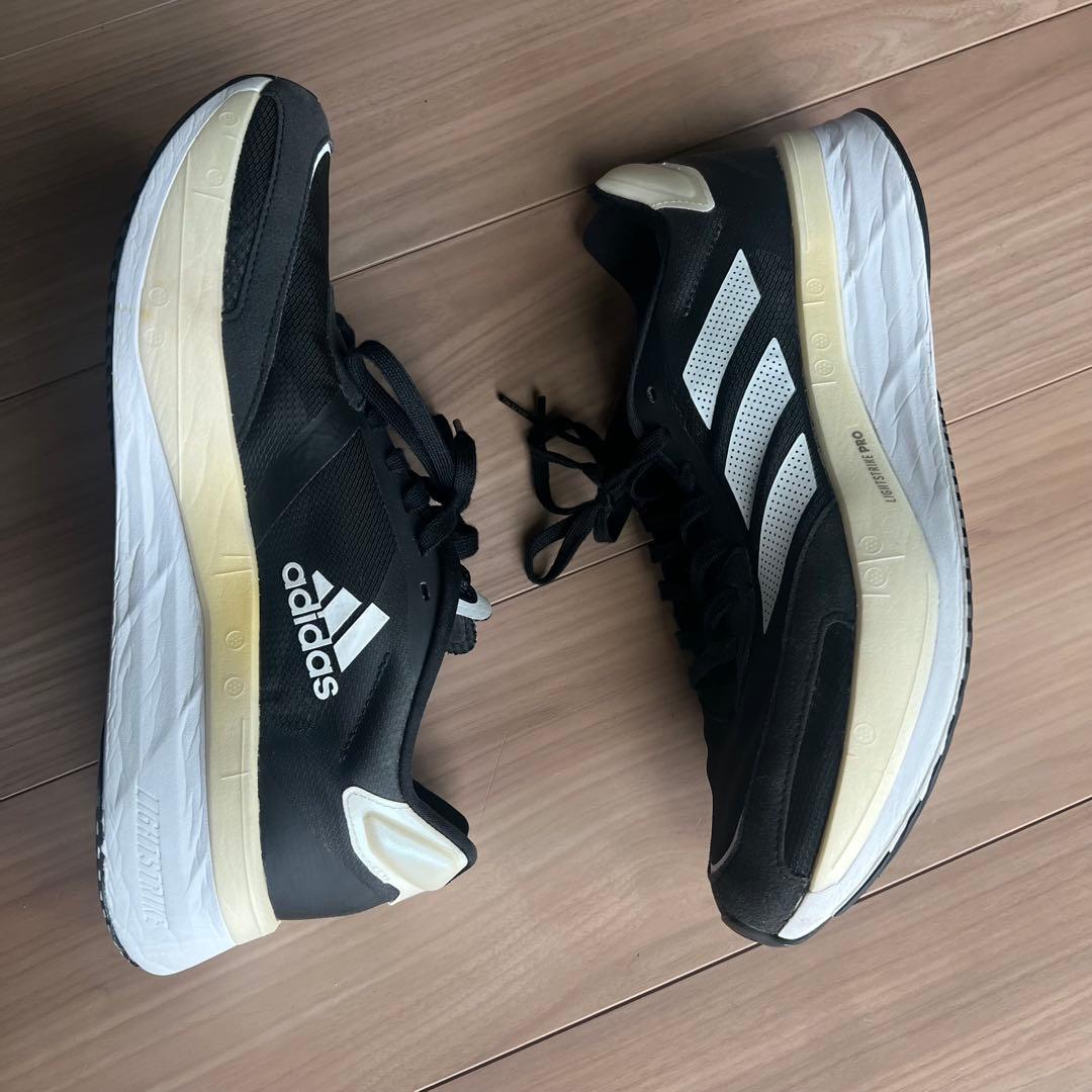 adidas ブラックランニングシューズ アディゼロ ボストン 10