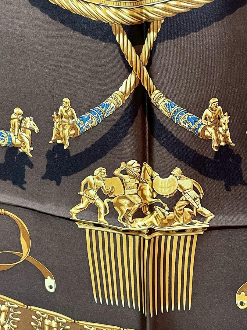 エルメス カレ90 LES CAVALIERS D'OR（黄金の騎士）