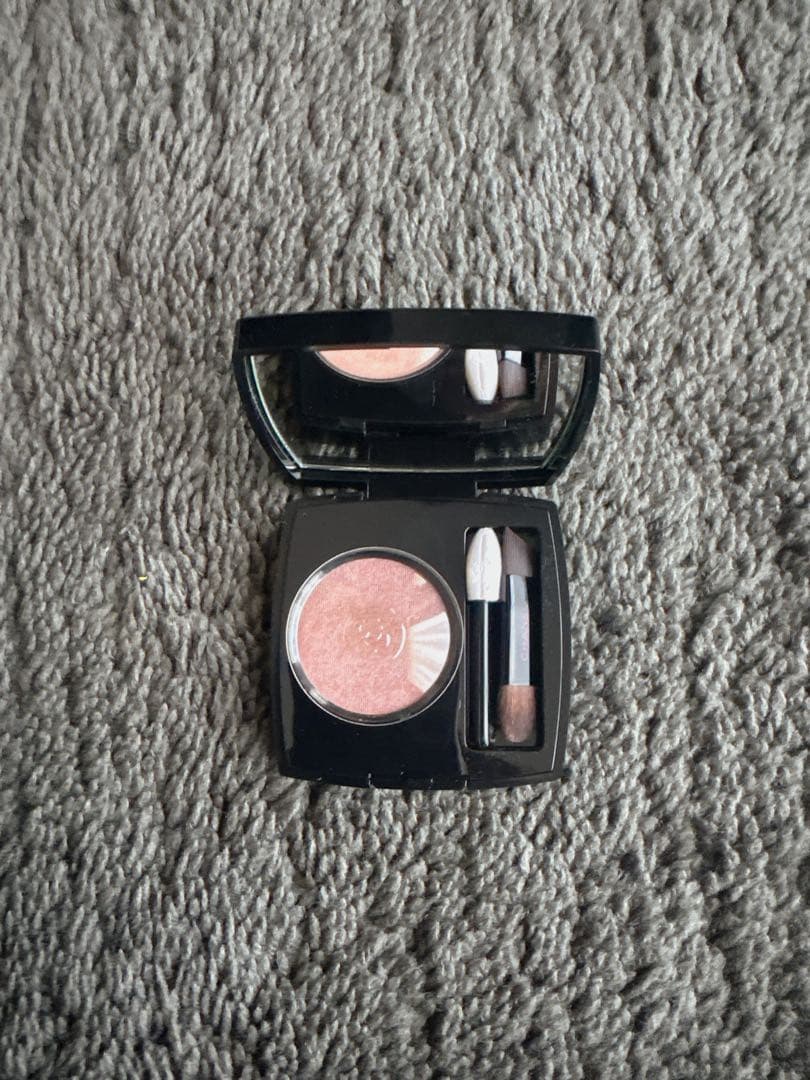 CHANELオンブルエサンシエル 267 ブランローズ 限定　美品