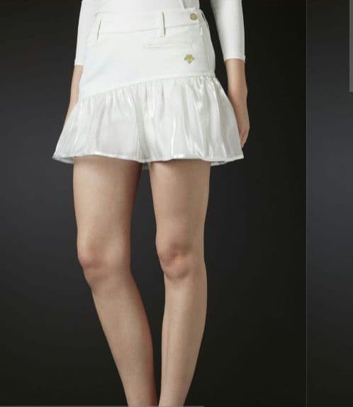 新品　デサントゴルフ　スカート風ショートパンツSS　白定価27500円