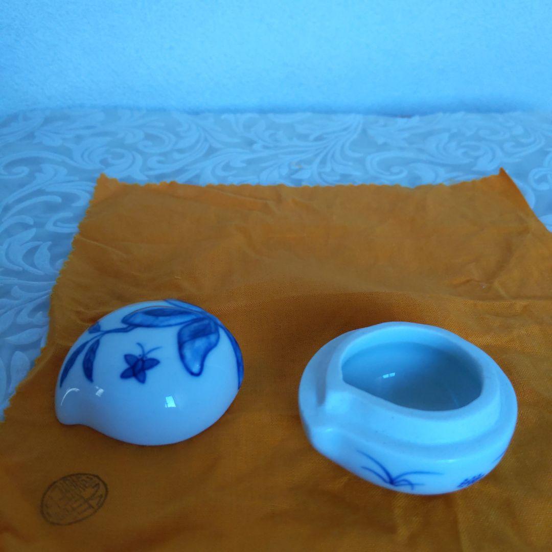 茶道具　染付桃　香合　景徳鎮　王懐英　作　表千家　裏千家　【匿名配送】
