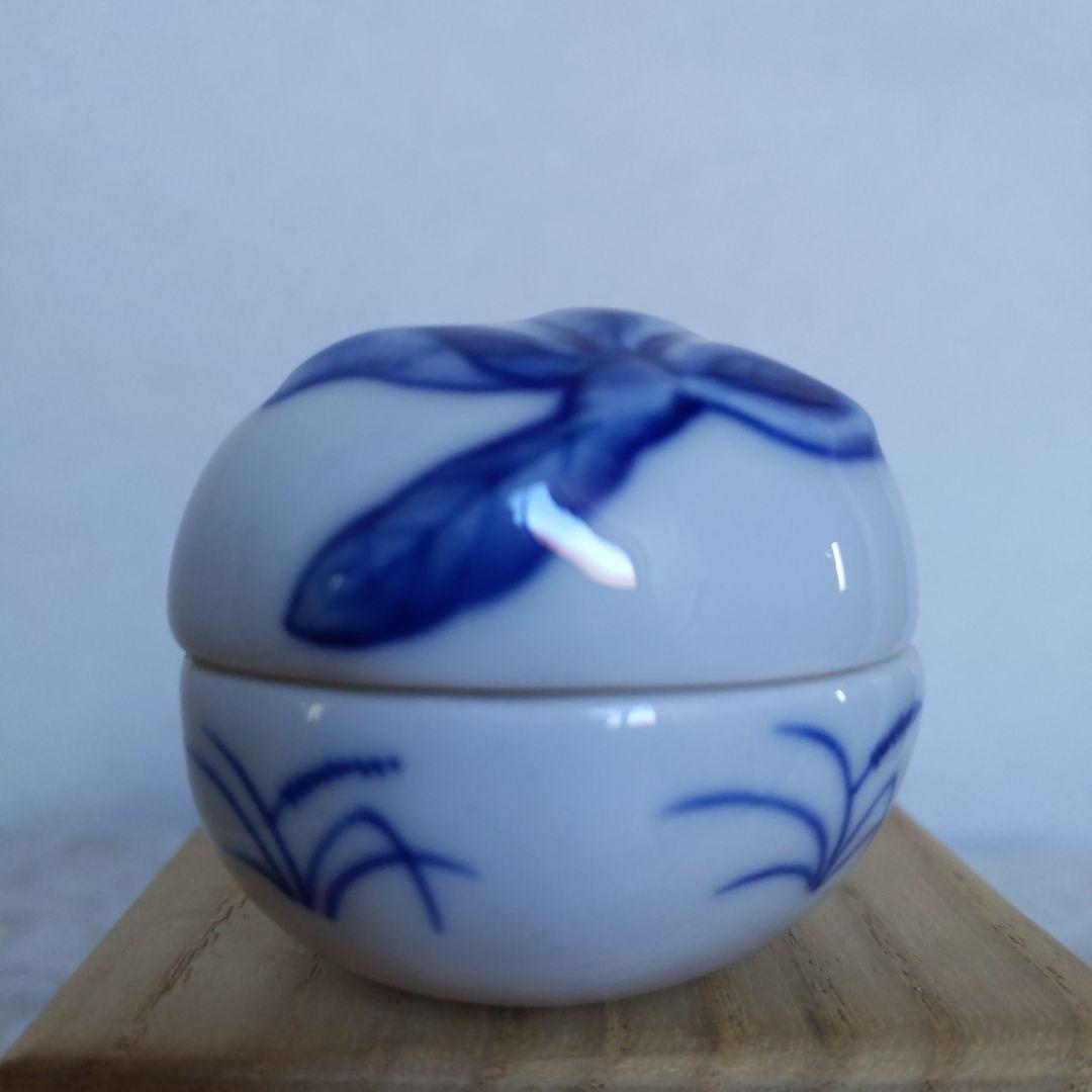 茶道具　染付桃　香合　景徳鎮　王懐英　作　表千家　裏千家　【匿名配送】