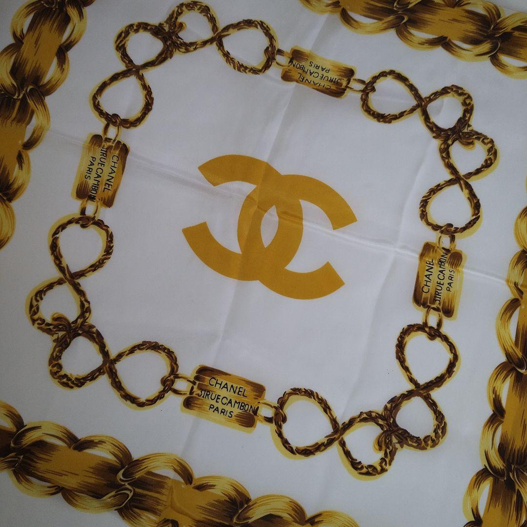 CHANEL シャネル スカーフ ココマーク 白地にゴールドチェーン