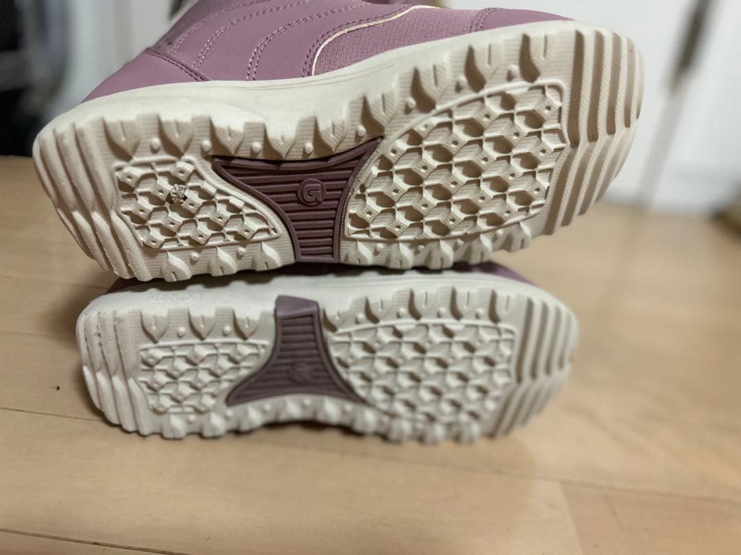 BURTON 子供　女性用　スノーボードブーツ ピンク　23センチ