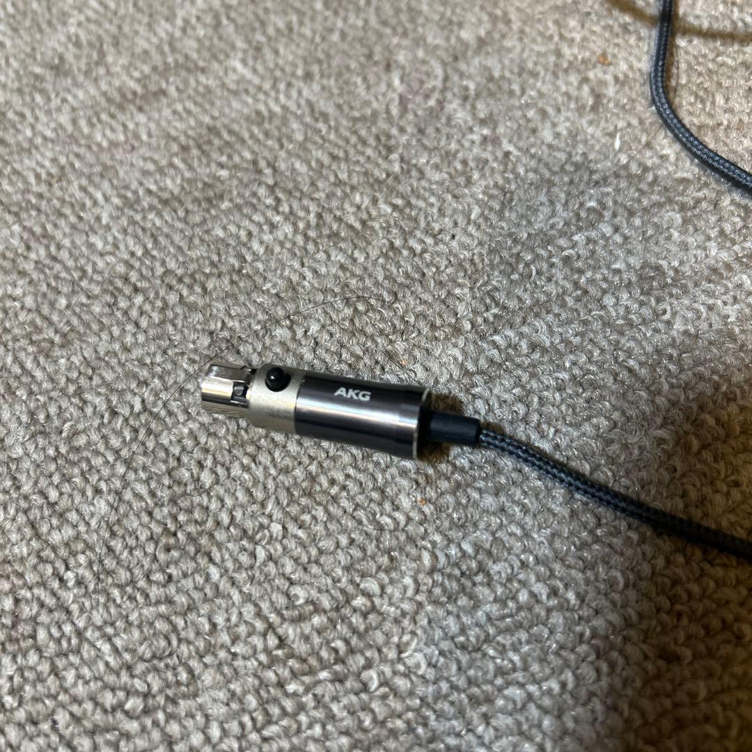 ヘッドホン AKG C200