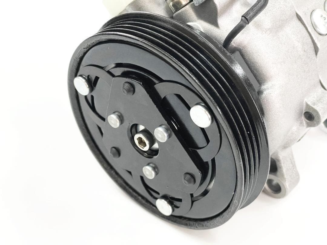 スバル サンバー エアコンコンプレッサー TW1 TW2 73111TC030