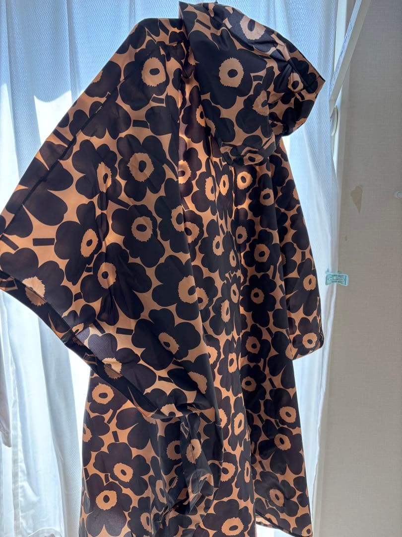 marimekko フラワーパターン レインコート