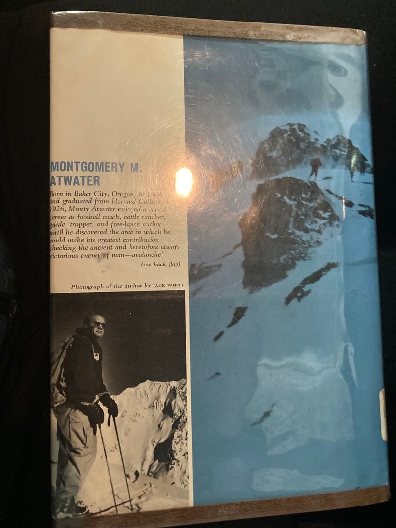 洋書 The Avalanche Hunters Montgomery Atwater