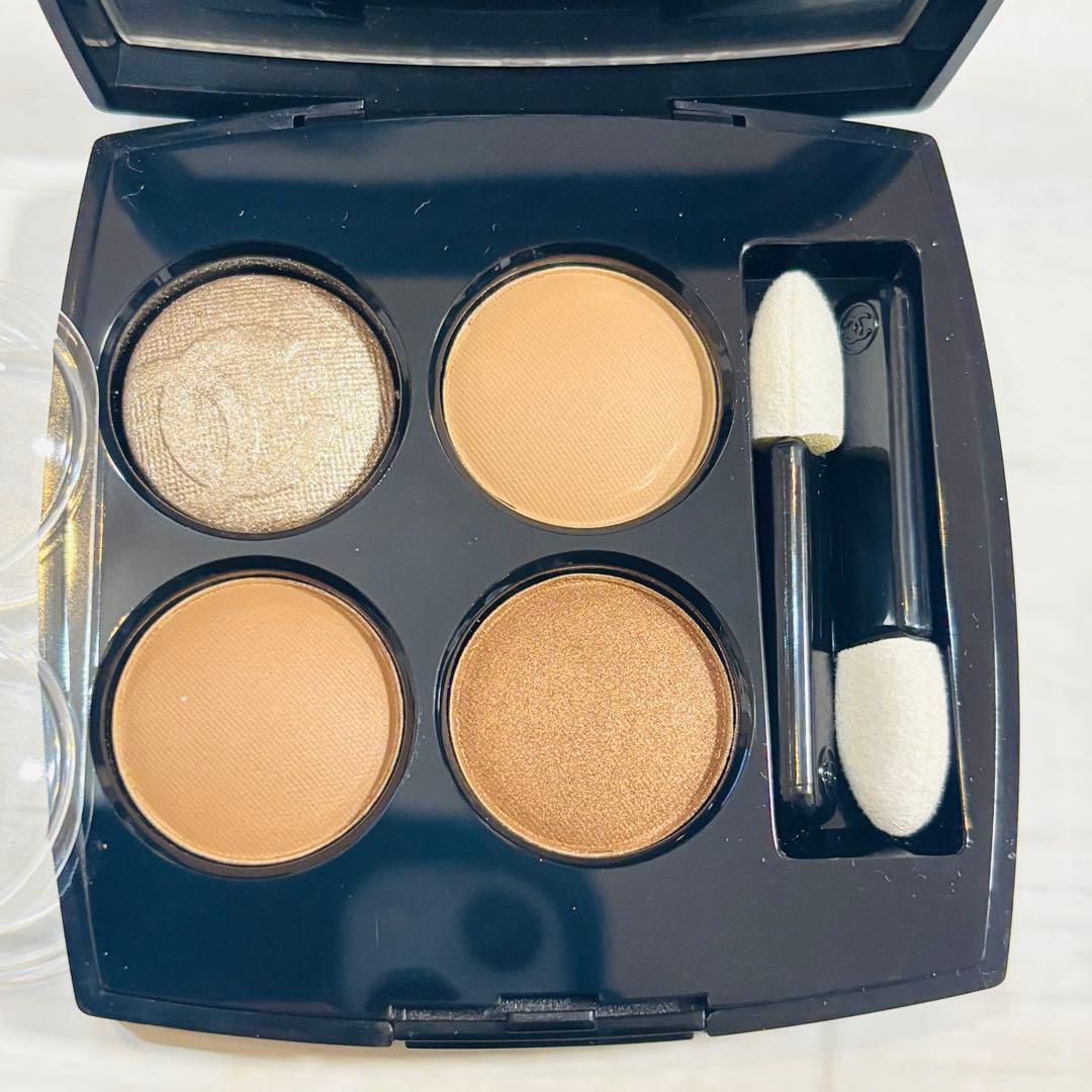 CHANEL シャネル レキャトルオンブル ルミエール ナチュレル