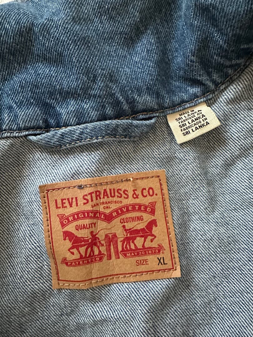 Man’s Levi’s jeans jacket XL