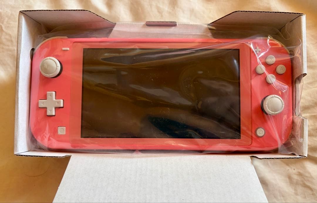 む*ん様 Nintendo Switch LITE コーラル