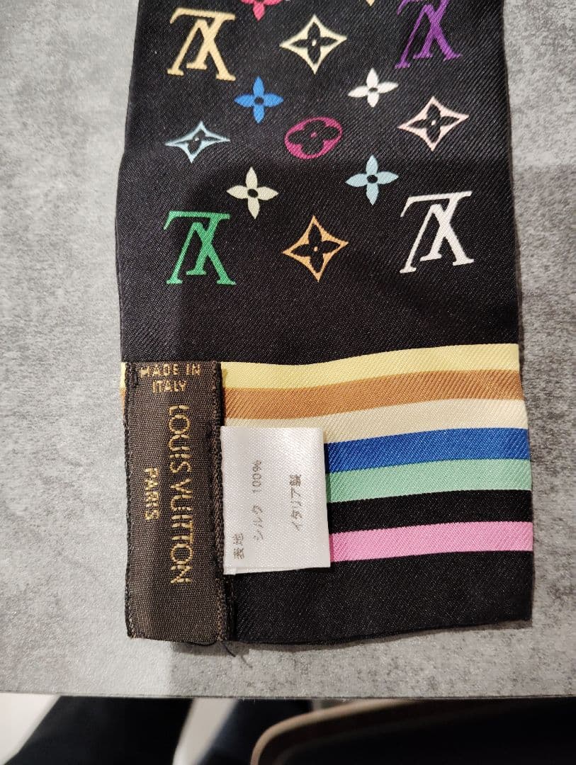 LOUIS VUITTON マルチカラースカーフ
