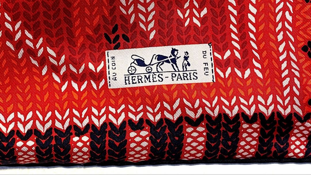 エルメス HERMES スカーフ カレ90 暖炉のそばで 赤