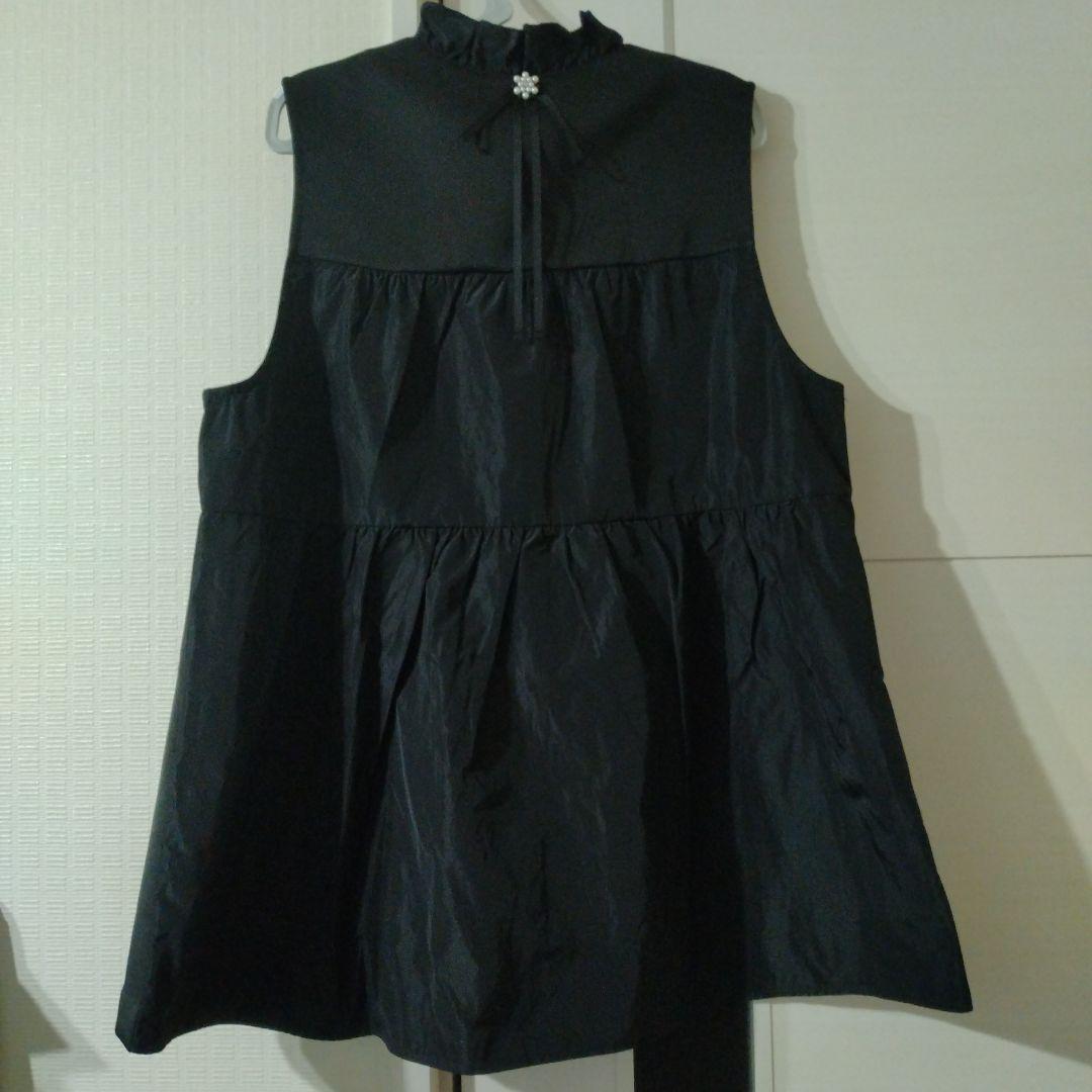【新品】スーパービューティーフリル衿Vネックデザインジレ44