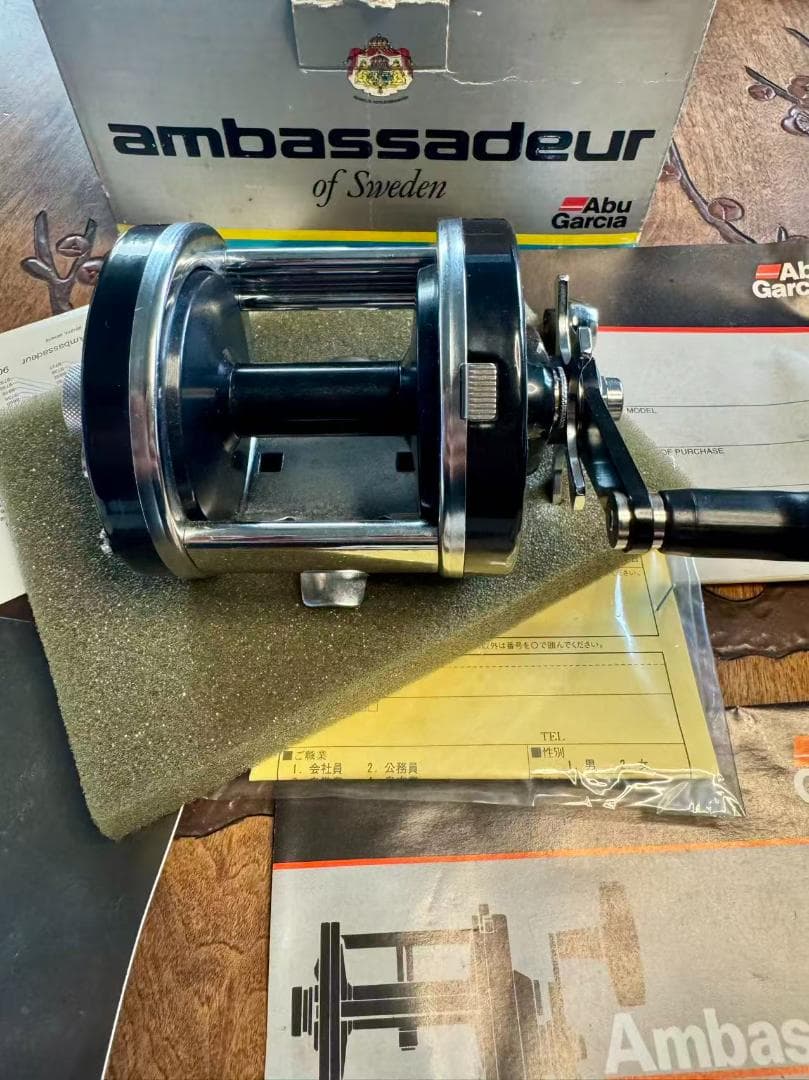 ABU ambassadeur 9000C 未使用保管品 箱付き 保証カード付き