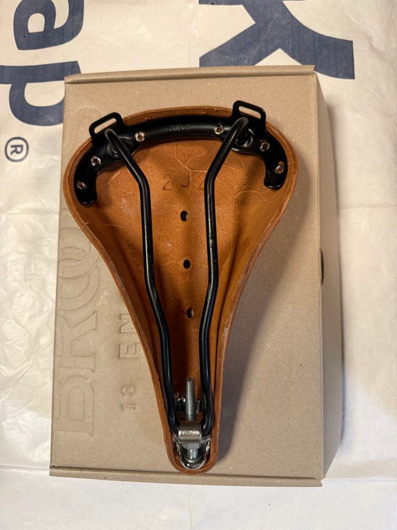BROOKS レザーサドル　B17 HONEY