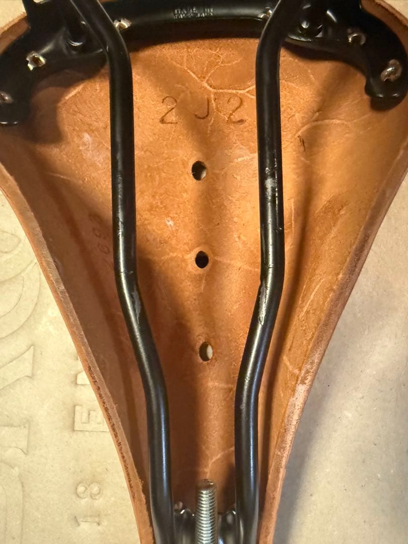 BROOKS レザーサドル　B17 HONEY