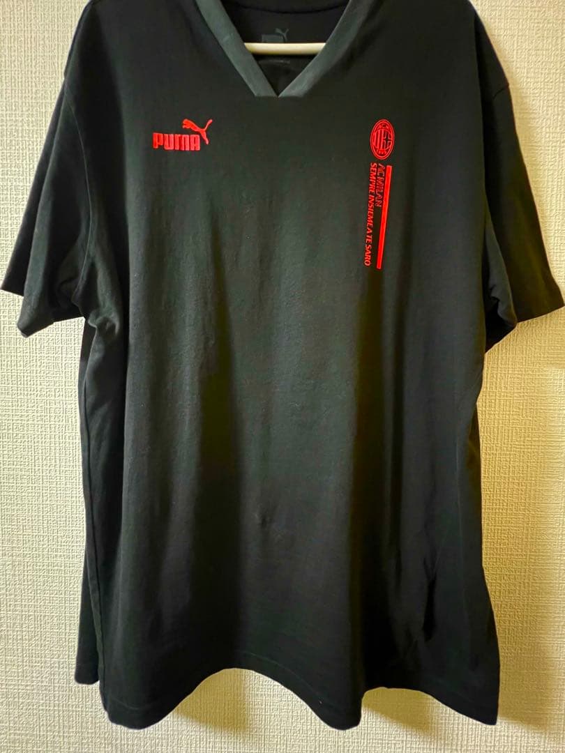 PUMA ブラック Vネックシャツ Mロゴ ( AC - MILAN )